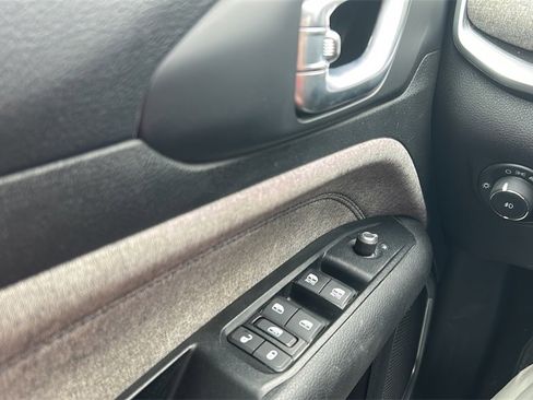 Used 2022 Jeep Compass Latitude w/ Convenience Group image 18