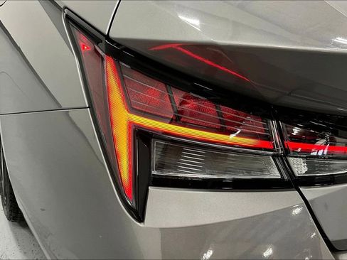 Certified 2022 Hyundai Elantra Limited image 38