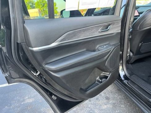 Used 2025 Jeep Grand Cherokee L Limited w/ Black Appearance Package RWD image 11