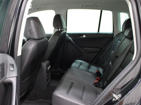Used 2014 Volkswagen Tiguan SE FWD image 17
