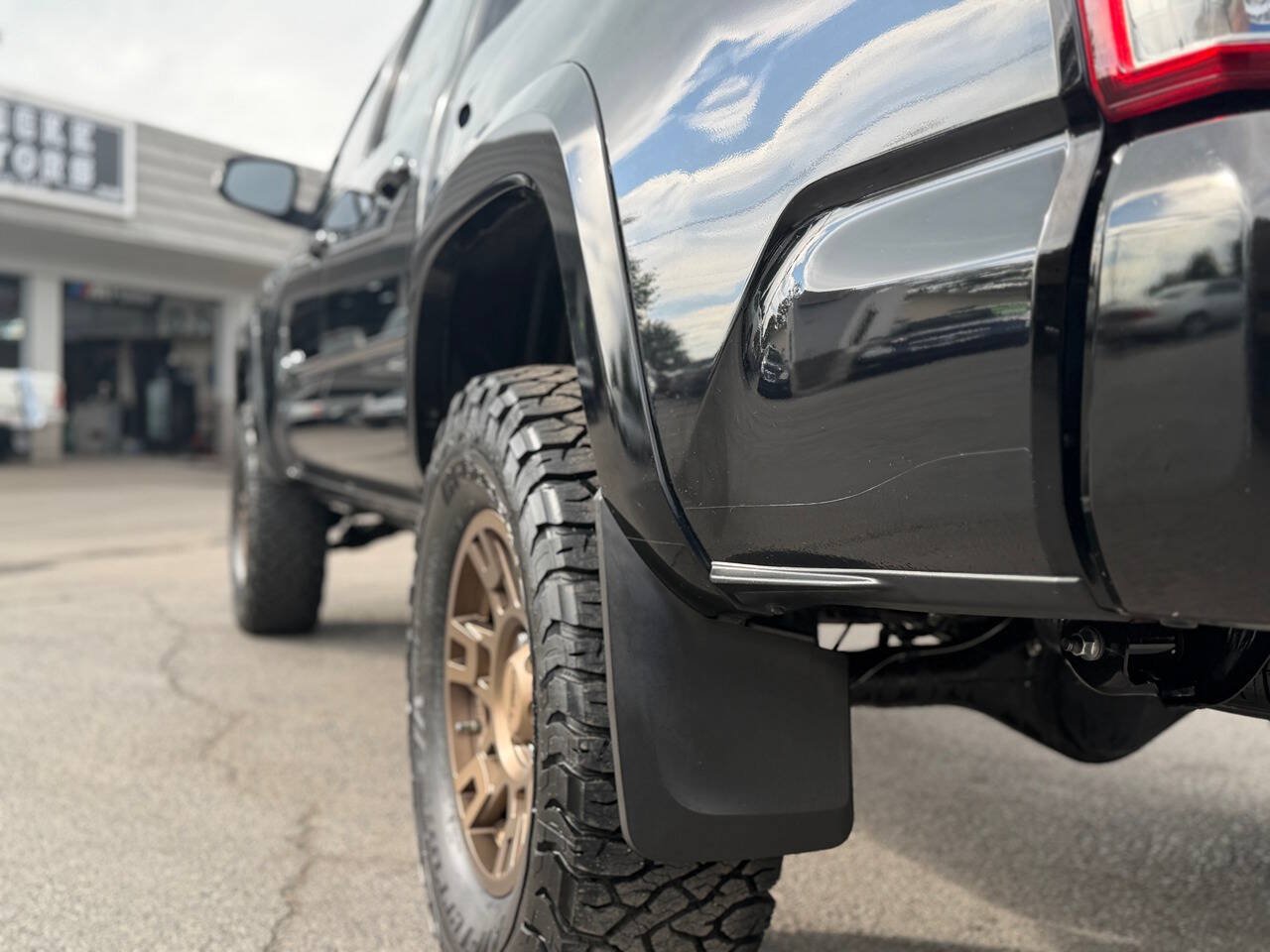 Used 2017 Toyota Tacoma TRD Sport w/ Tow Package AWD/4WD image 95