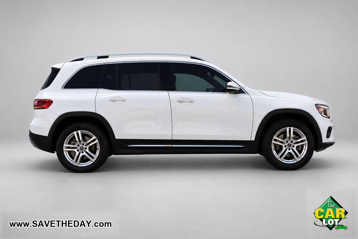 Used 2022 Mercedes-Benz GLB 250 w/ Premium Package Lite image 9