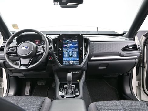 Used 2025 Subaru Forester Premium AWD/4WD image 33