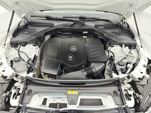 Certified 2025 Mercedes-Benz GLC 300 4MATIC image 18