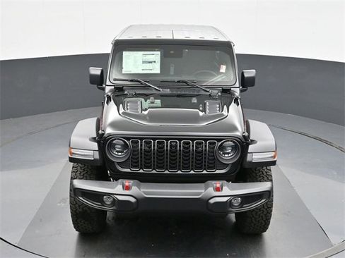 Used 2024 Jeep Wrangler Unlimited Rubicon w/ Technology Group image 32