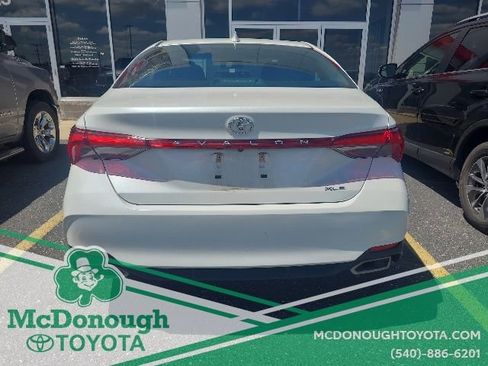 Used 2022 Toyota Avalon XLE FWD image 5