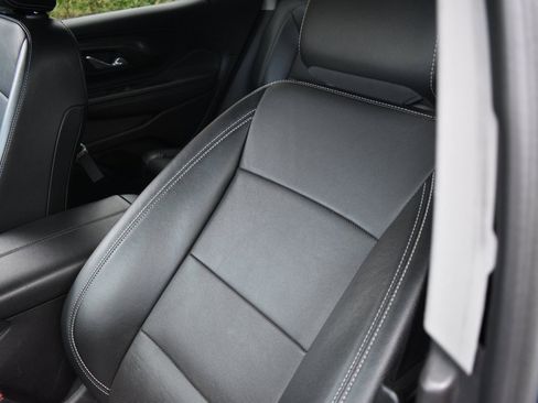 Used 2023 GMC Terrain SLT image 10