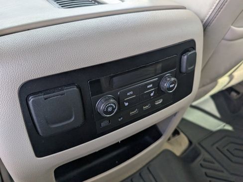 Used 2019 GMC Yukon XL Denali w/ Denali Ultimate Package image 15