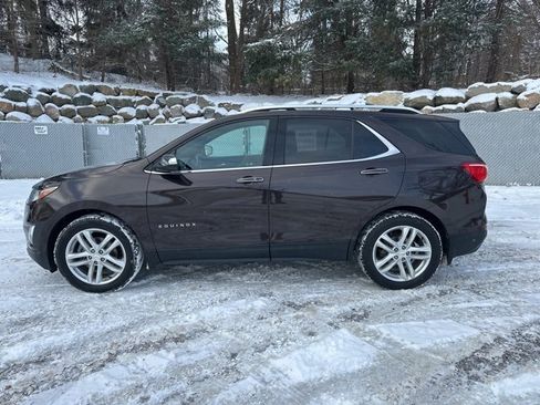 Used 2020 Chevrolet Equinox Premier image 2