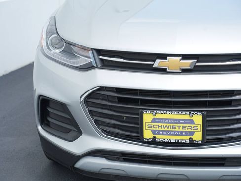 Used 2019 Chevrolet Trax LT w/ LT Convenience Package FWD image 9
