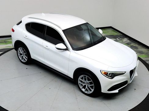 Used 2019 Alfa Romeo Stelvio AWD image 32