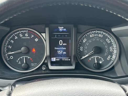 Used 2021 Toyota Tacoma TRD Off-Road image 23