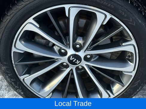 Used 2018 Kia Cadenza Technology image 10