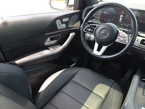 Used 2022 Mercedes-Benz GLS 450 4MATIC image 28