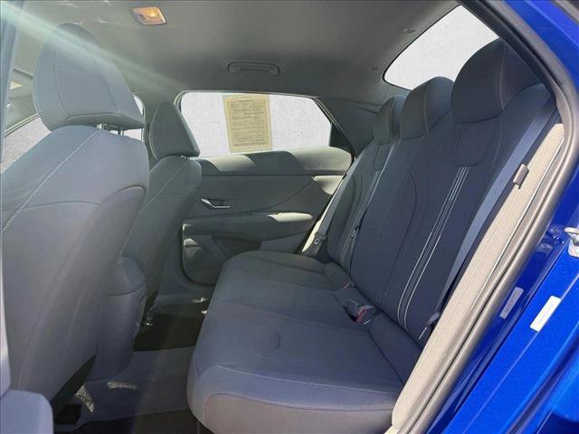 Used 2025 Hyundai Elantra Hybrid FWD image 14