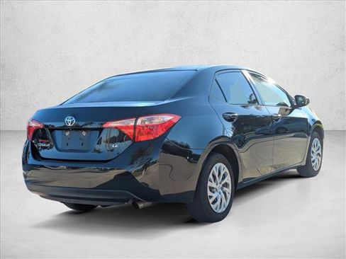 Used 2019 Toyota Corolla LE image 5