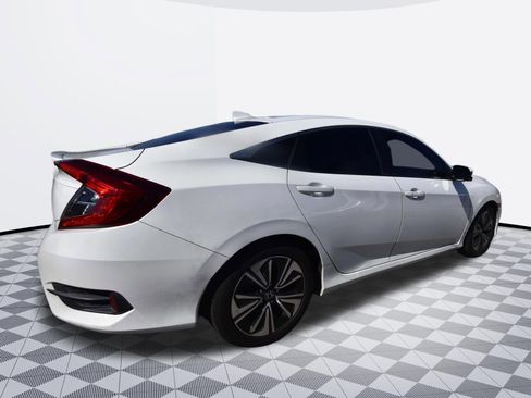 Used 2018 Honda Civic EX-L image 4