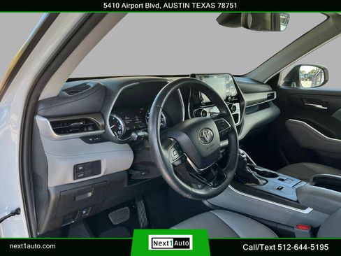 Used 2020 Toyota Highlander XLE FWD image 20