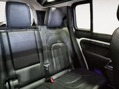 Used 2020 Land Rover Defender 110 HSE image 18