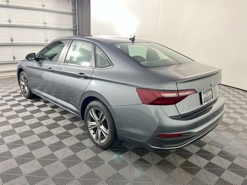 Used 2022 Volkswagen Jetta SE image 7