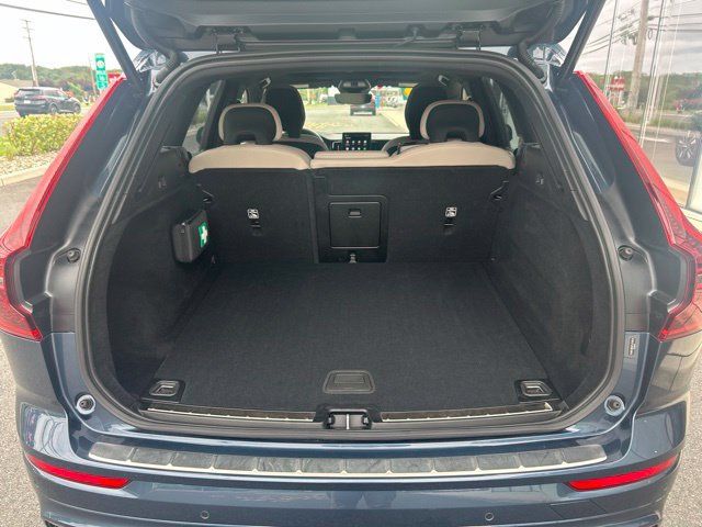 Used 2026 Volvo XC60 B5 Plus AWD/4WD image 11