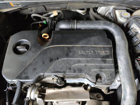Used 2020 Chevrolet Malibu LT FWD image 30