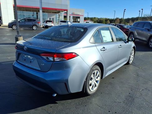 Used 2022 Toyota Corolla LE image 3