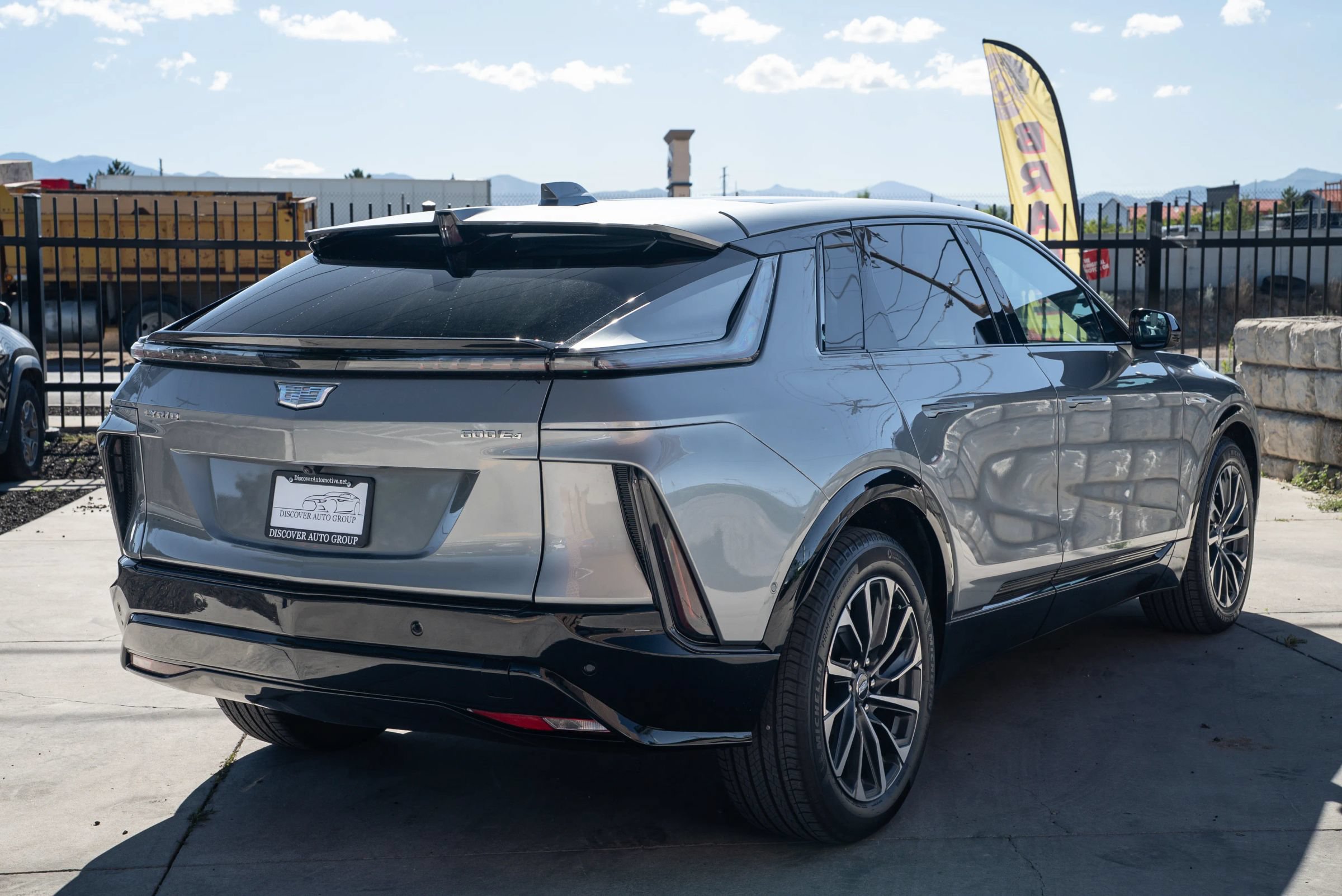 Used 2025 Cadillac Lyriq Sport AWD/4WD image 9