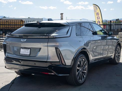Used 2025 Cadillac Lyriq Sport AWD/4WD image 9