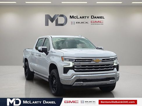 Used 2022 Chevrolet Silverado 1500 LTZ w/ LTZ Convenience Package II AWD/4WD image 1