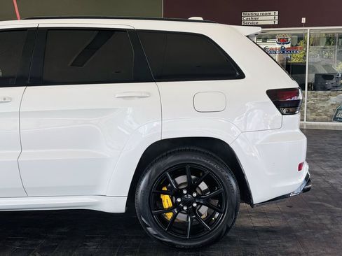 Used 2018 Jeep Grand Cherokee Trackhawk AWD/4WD image 18