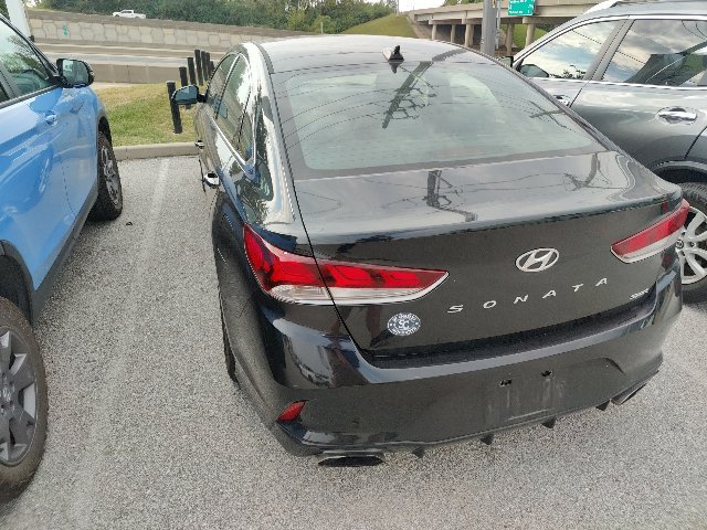 Used 2018 Hyundai Sonata Sport w/ Tech Package 05 FWD image 9