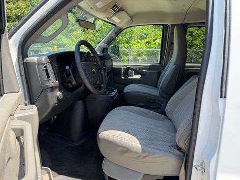 Used 2016 Chevrolet Express 3500 LT w/ LT Preferred Equipment Group RWD image 24