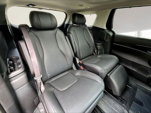New 2026 Kia Carnival SX Prestige FWD image 8