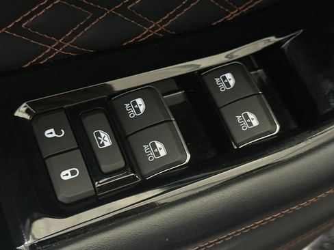 Used 2023 Jeep Grand Cherokee Summit AWD/4WD image 14