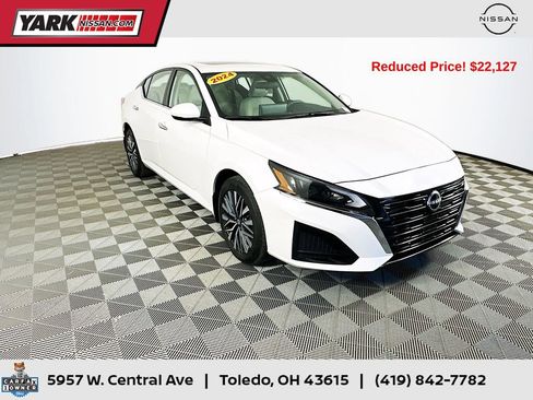 Certified 2024 Nissan Altima 2.5 SV w/ SV Premium Package AWD/4WD image 1