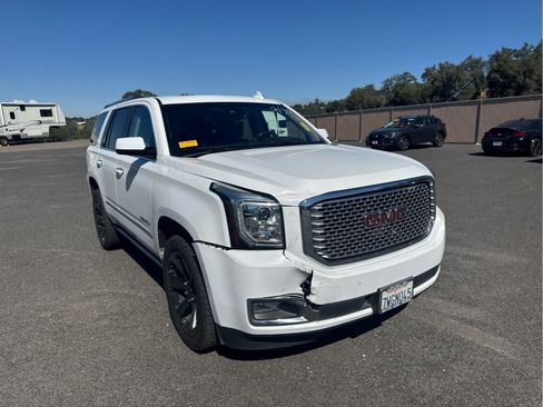 Used 2016 GMC Yukon Denali w/ Open Road Package AWD/4WD image 3
