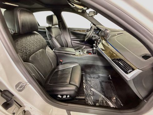 Used 2019 BMW 540i w/ M Sport Package RWD image 29