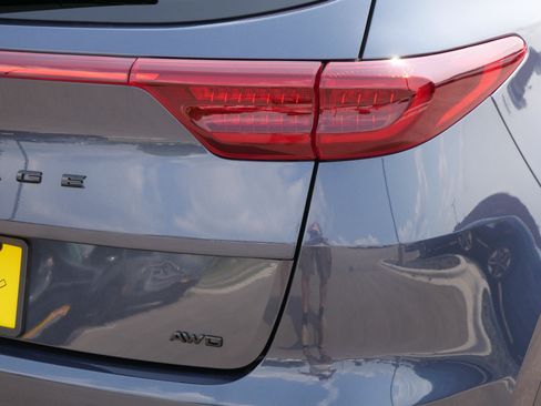 Used 2021 Kia Sportage S w/ S AWD Premium Package image 17