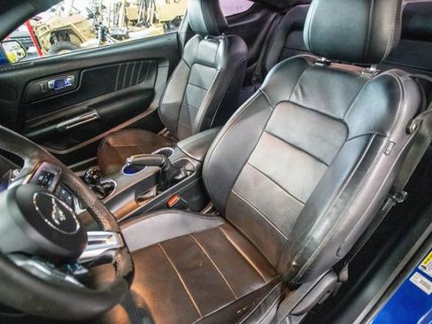 Used 2017 Ford Mustang GT Premium w/ GT Performance Package image 4