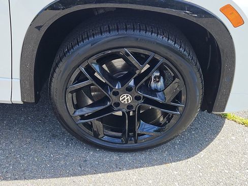 Used 2026 Volkswagen Tiguan SE R-Line AWD/4WD image 10