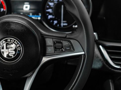 Used 2019 Alfa Romeo Giulia w/ Quick Order Package 22K Sport image 15