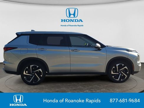 Used 2024 Mitsubishi Outlander SE FWD image 6