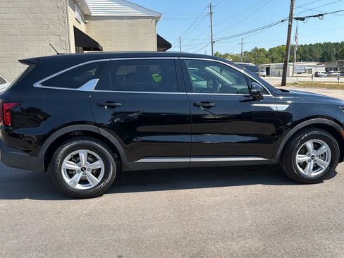 Used 2023 Kia Sorento LX FWD image 6