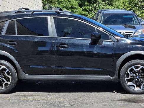 Used 2017 Subaru Crosstrek 2.0i Premium AWD/4WD image 6