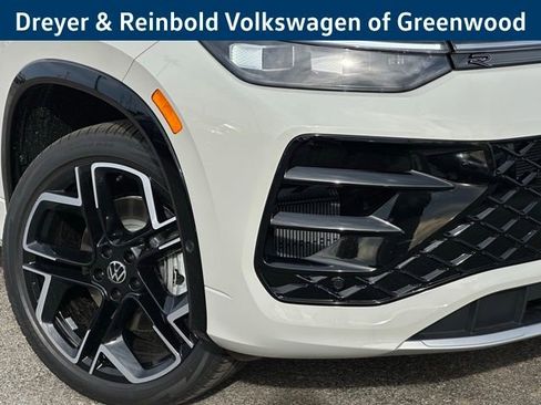 New 2026 Volkswagen Tiguan SEL R-Line image 11