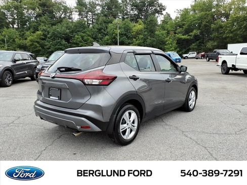 Used 2021 Nissan Kicks S FWD image 5