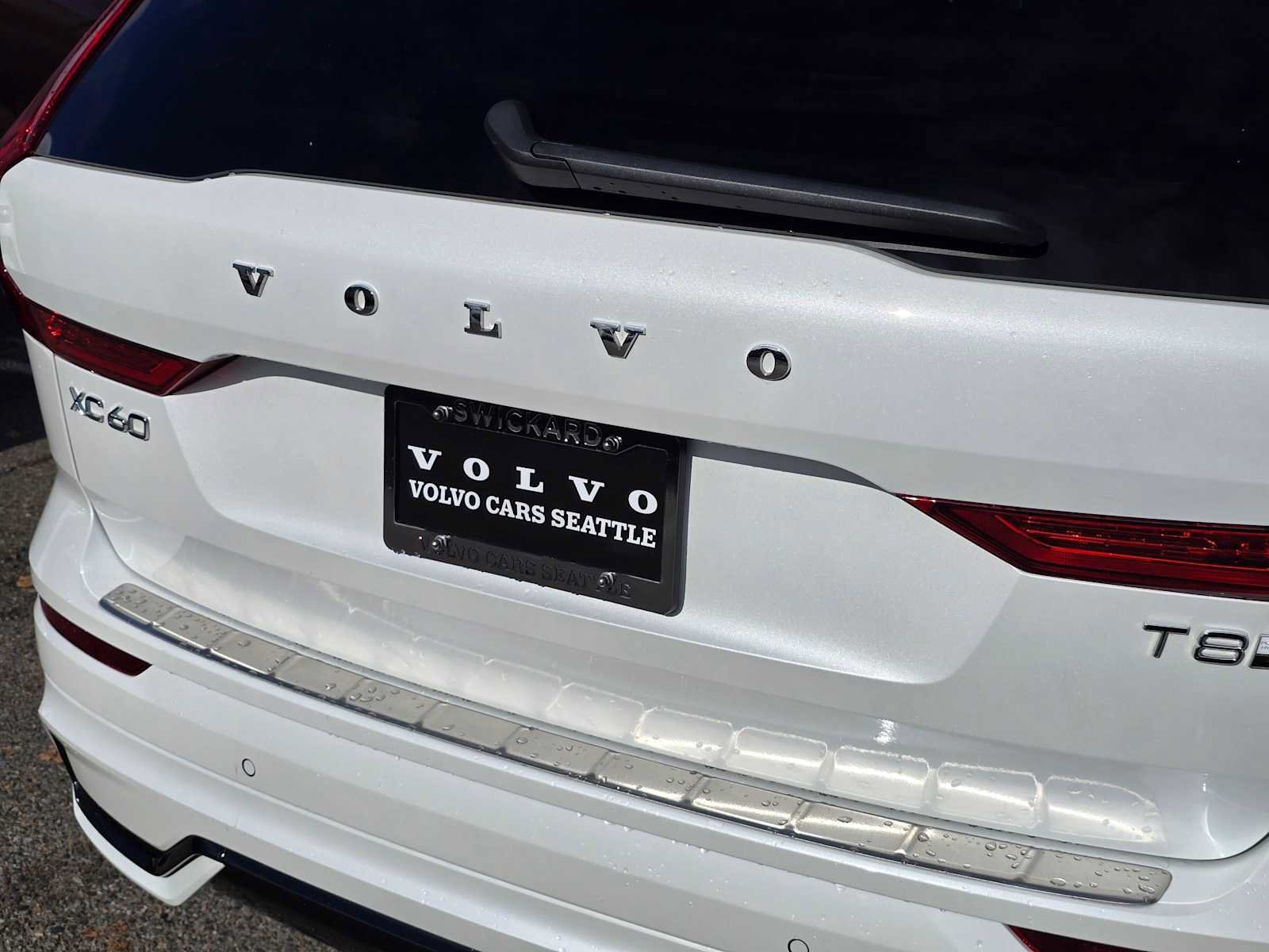 Used 2025 Volvo XC60 T8 Plus w/ Protection Package Premier AWD/4WD image 15