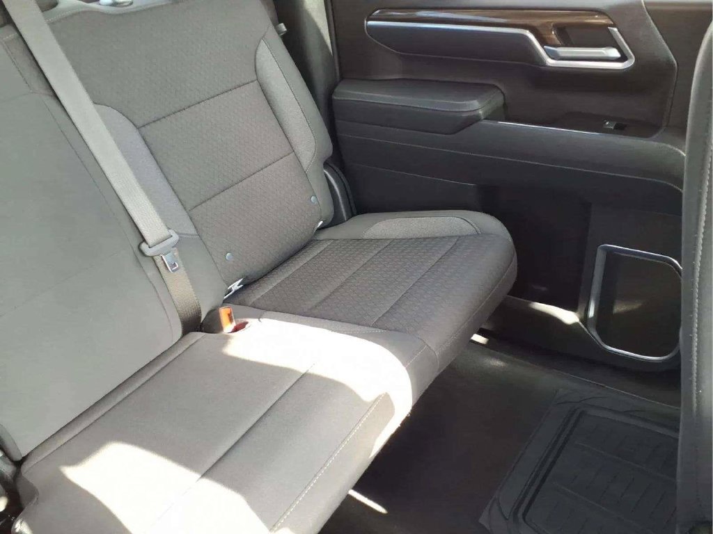 Used 2025 Chevrolet Silverado 1500 LT RWD image 17