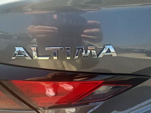 Used 2021 Nissan Altima 2.5 SV FWD image 40